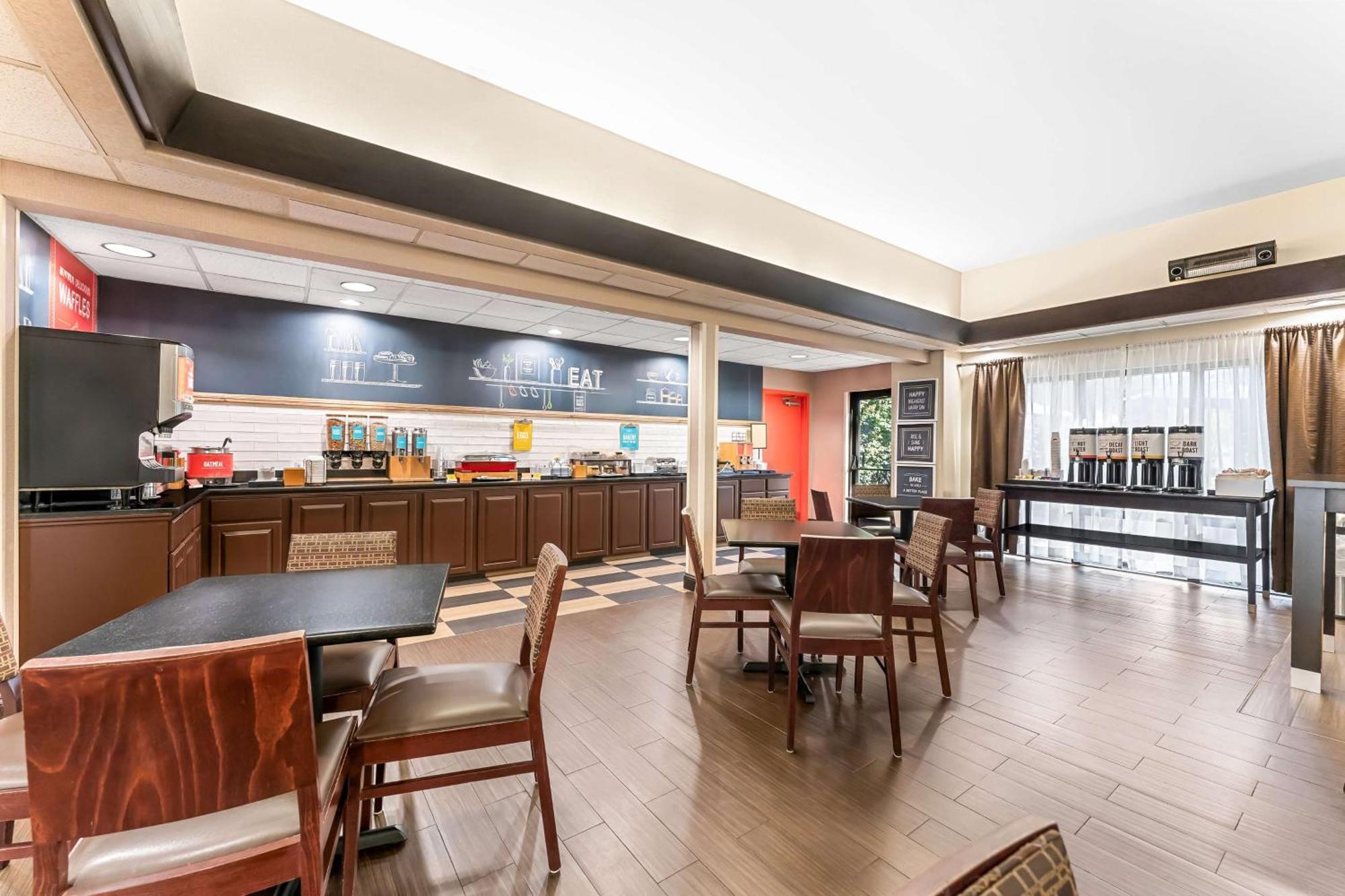 Hampton Inn Stroudsburg Poconos Екстериор снимка