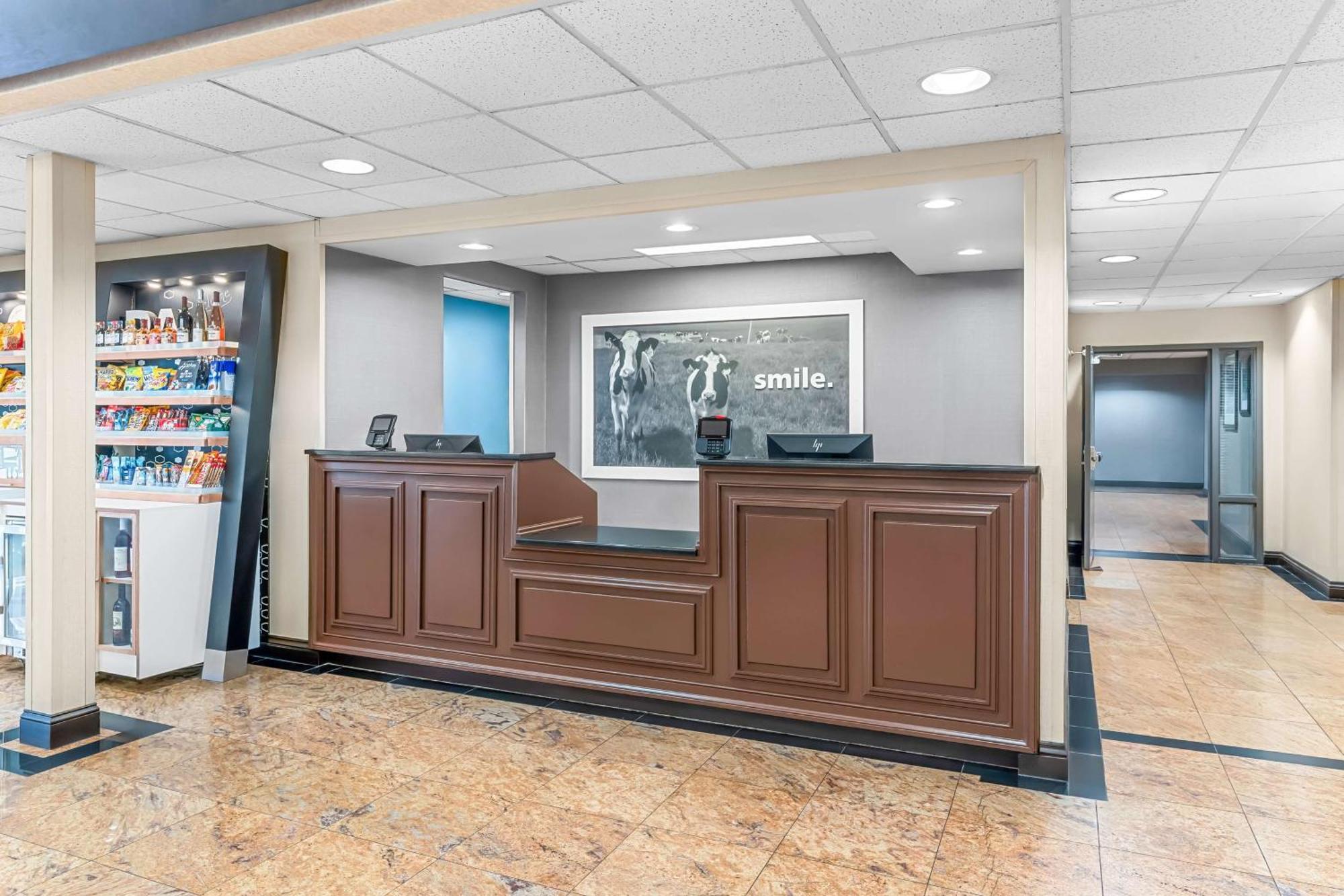 Hampton Inn Stroudsburg Poconos Екстериор снимка